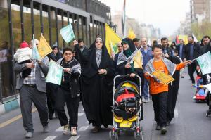 الرایة مازالت ترفرف